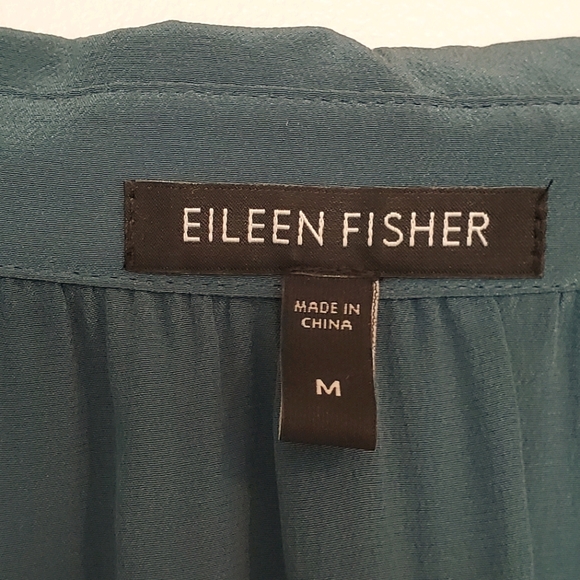 EILEEN FISHER Silk blouse, adjustable sleeves. - Picture 3 of 9